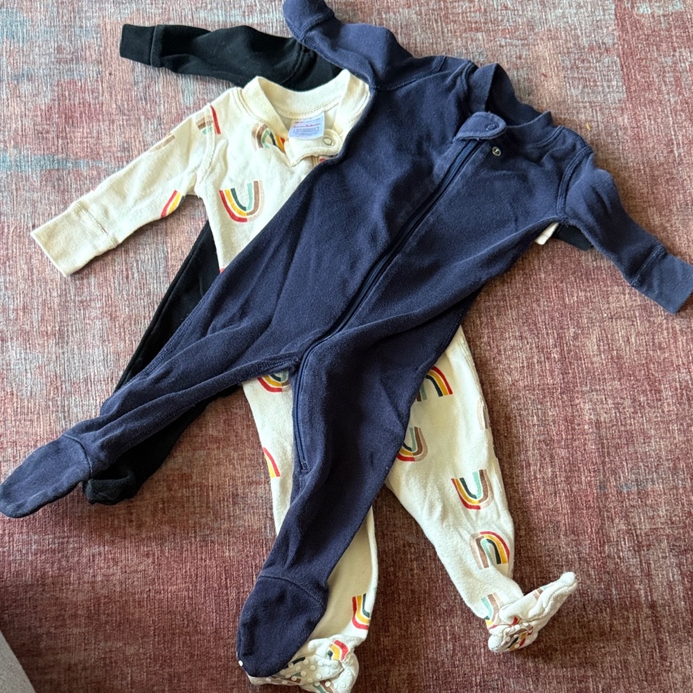 Hanna Andersson Navy and Cream Rainbow Footed One-Piece